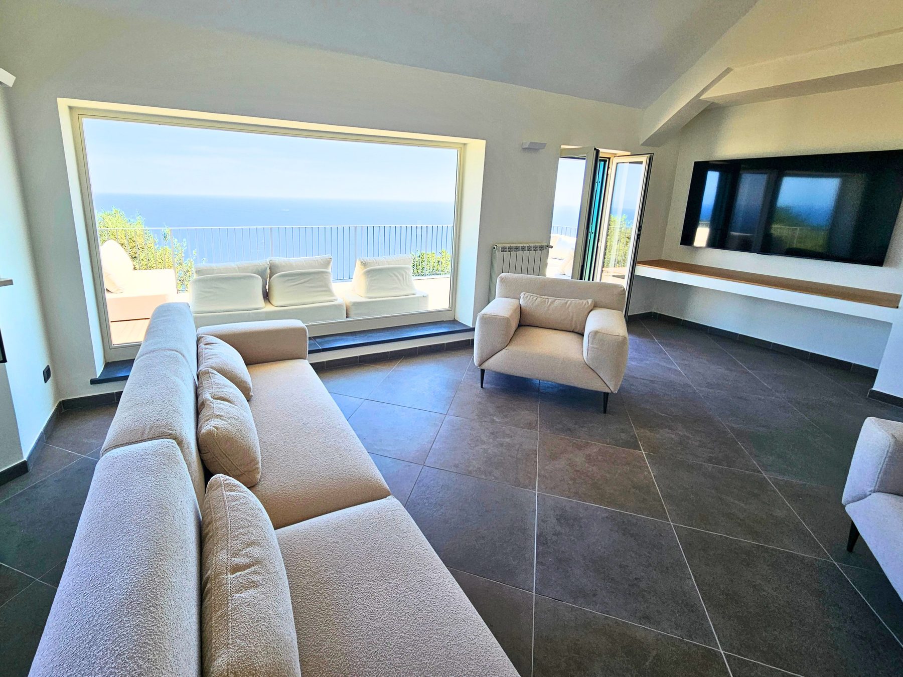 Cinque stelle di comfort, zero rumore — Villa Dequinz